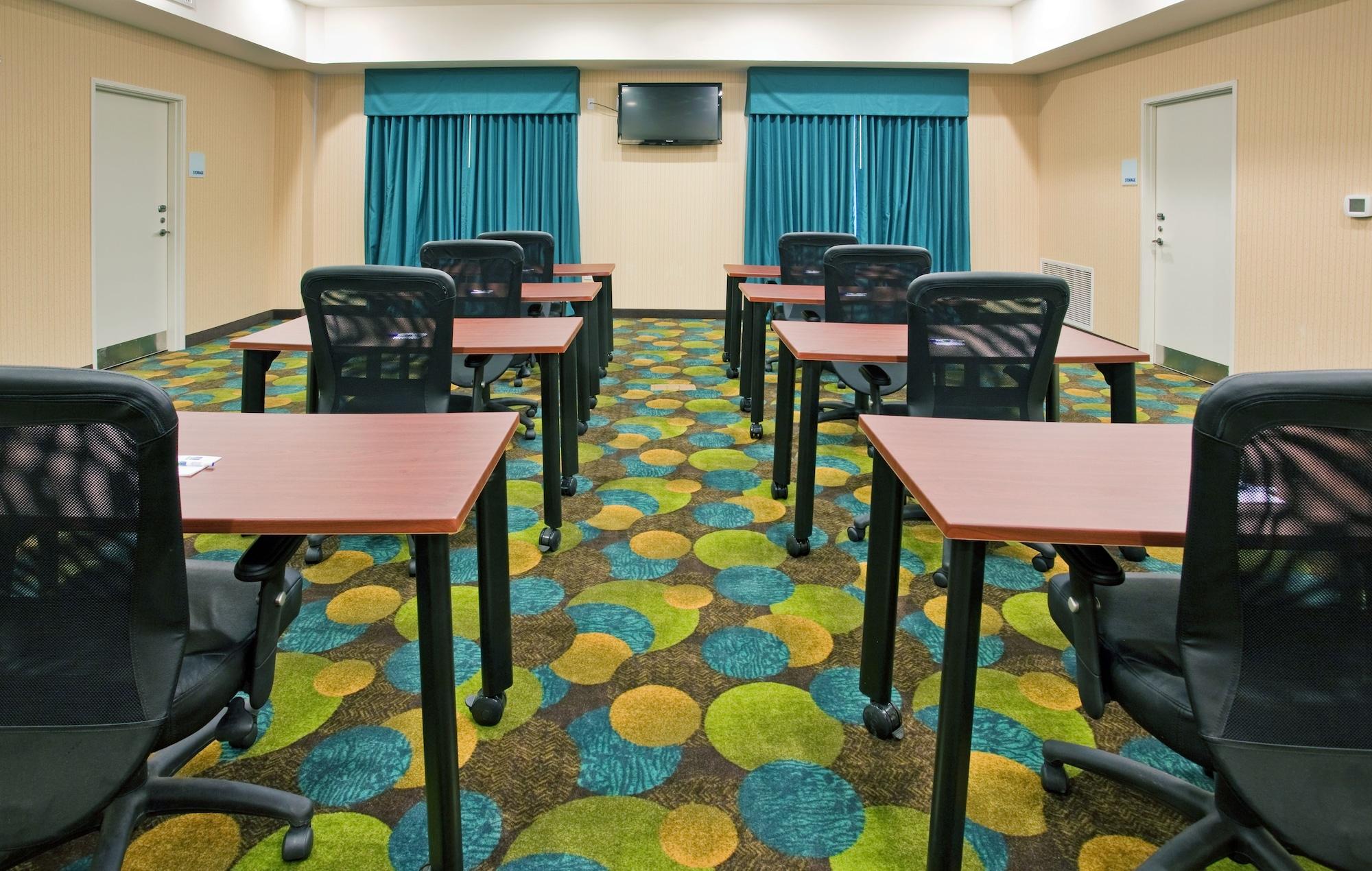 Sala de Reuniones Holiday Inn Express Hotel & Suites TOPEKA NORTH by IHG