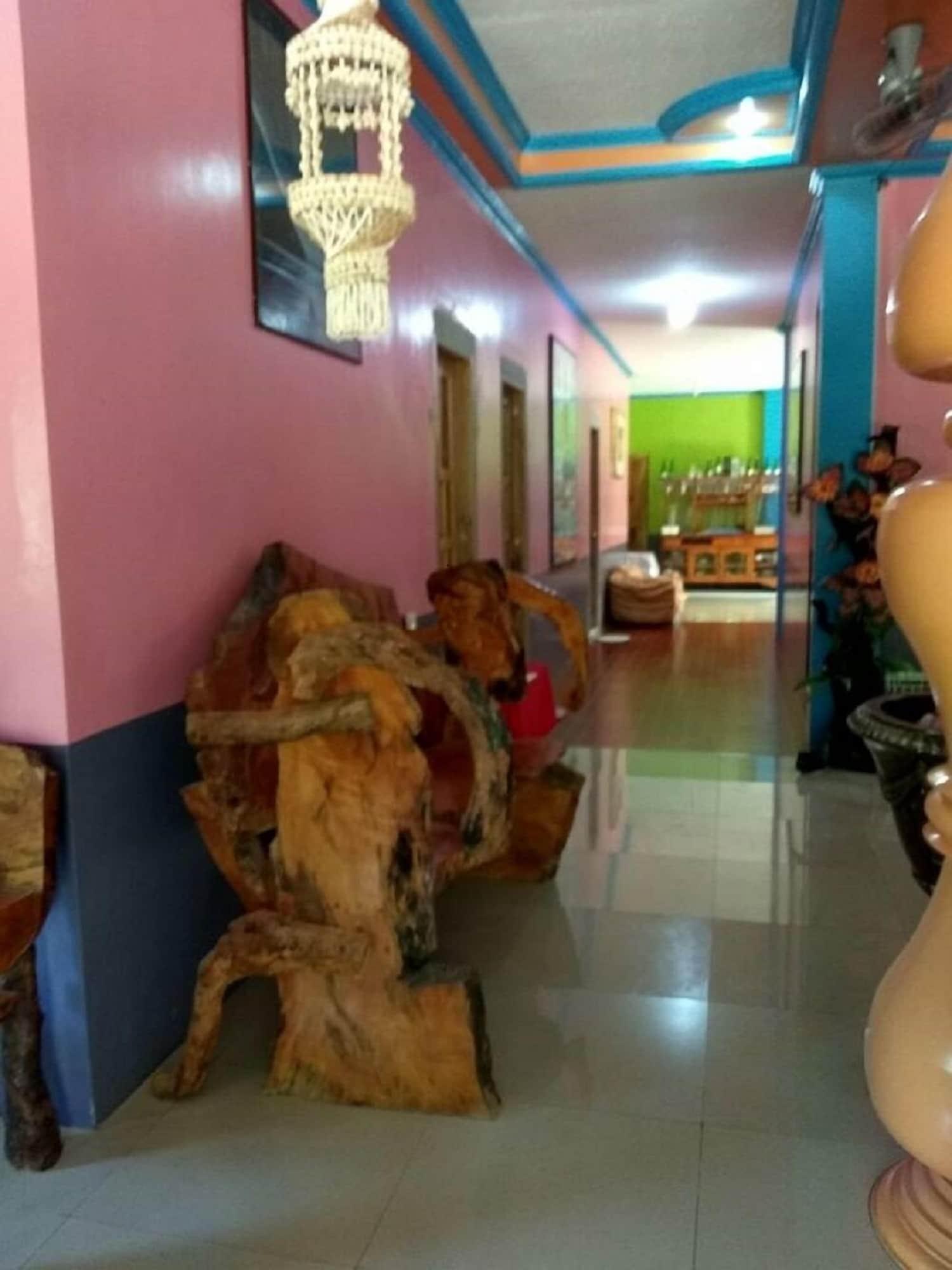 Varios Isla Haruhay Homestay - Hostel