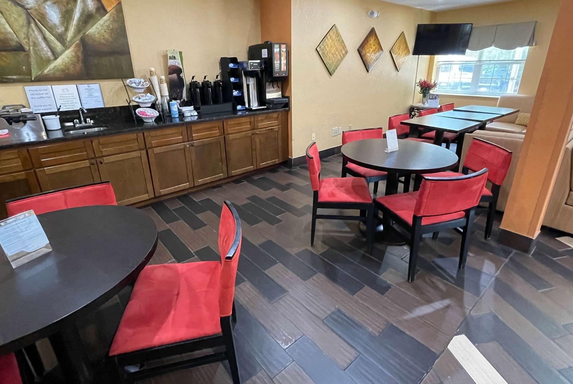 Restaurant Microtel Inn by Wyndham Newport News Airport