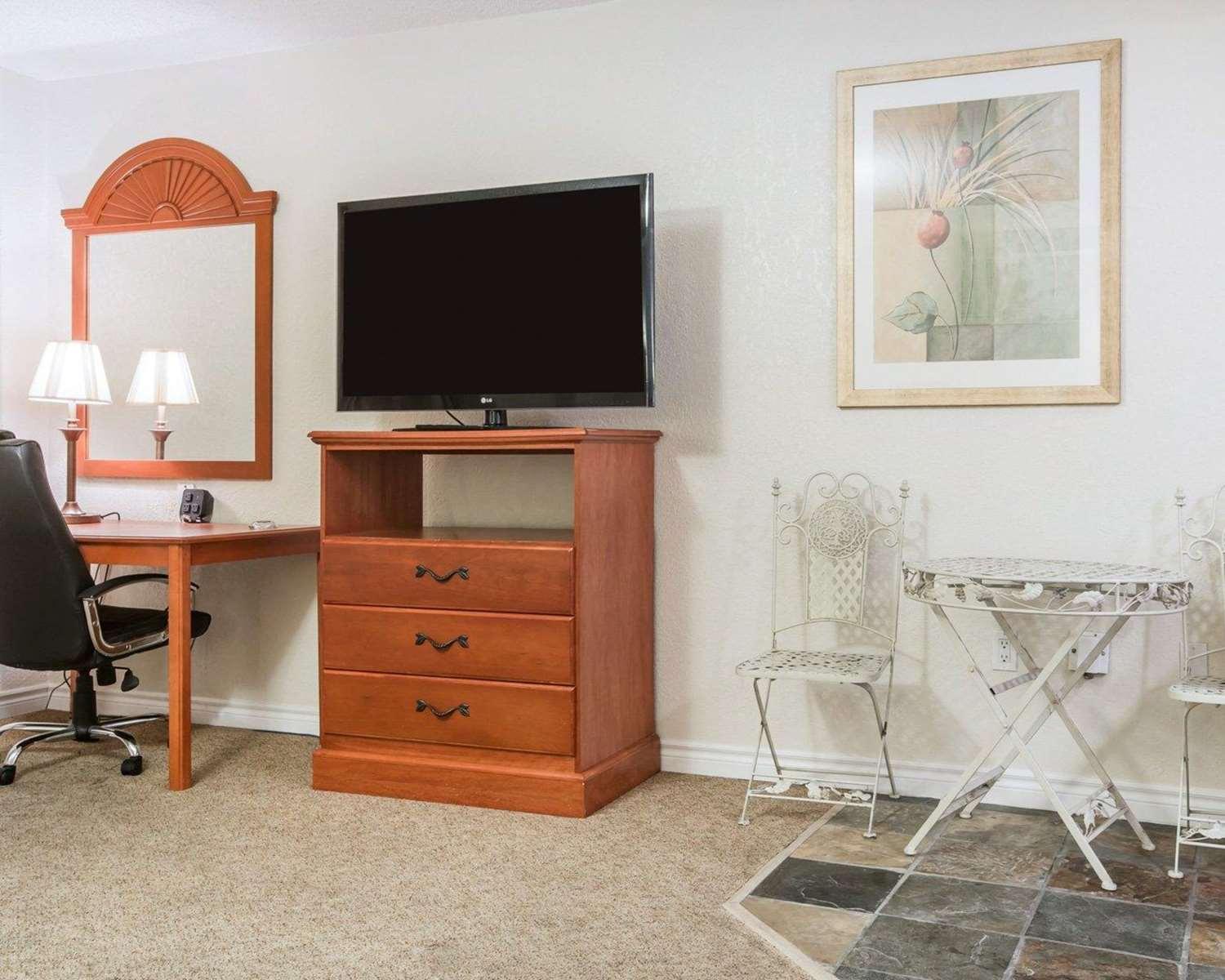 Suite Quality Inn Massena
