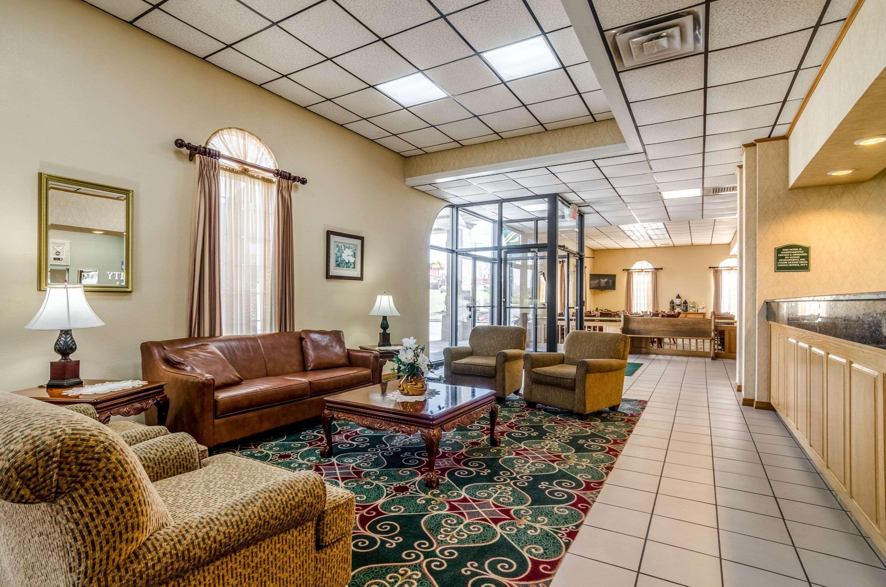 Vista Lobby Quality Inn Harrison North