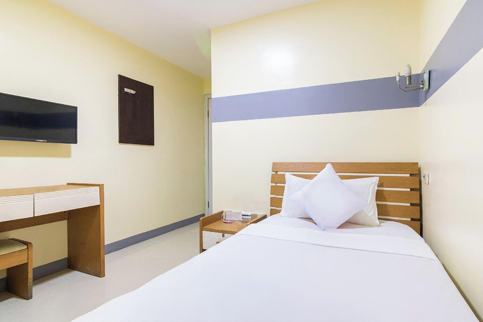 Varios Lucky Hotel Binondo