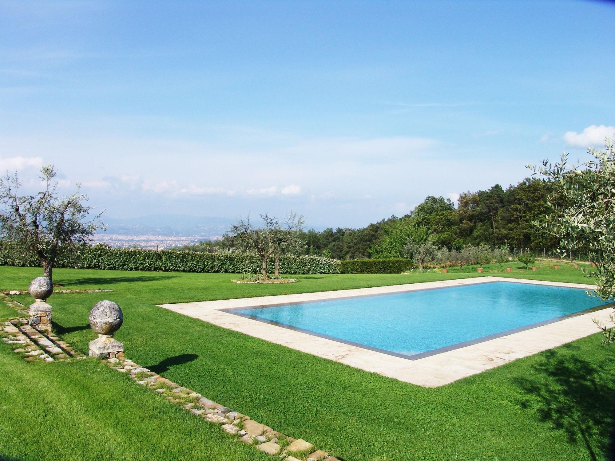 Vista Piscina Tenuta le Viiste