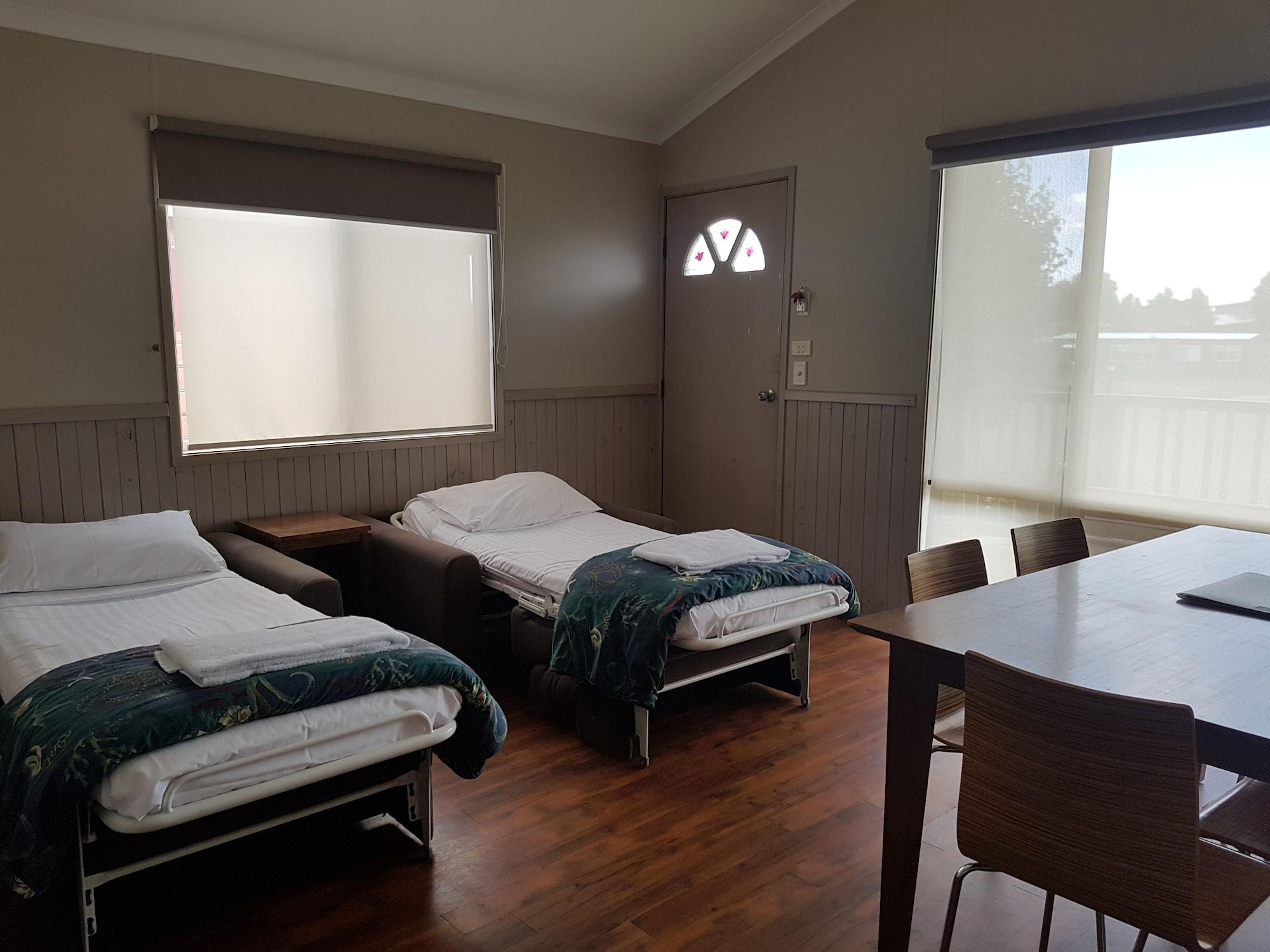 Set de Habitación Canberra Carotel Motel