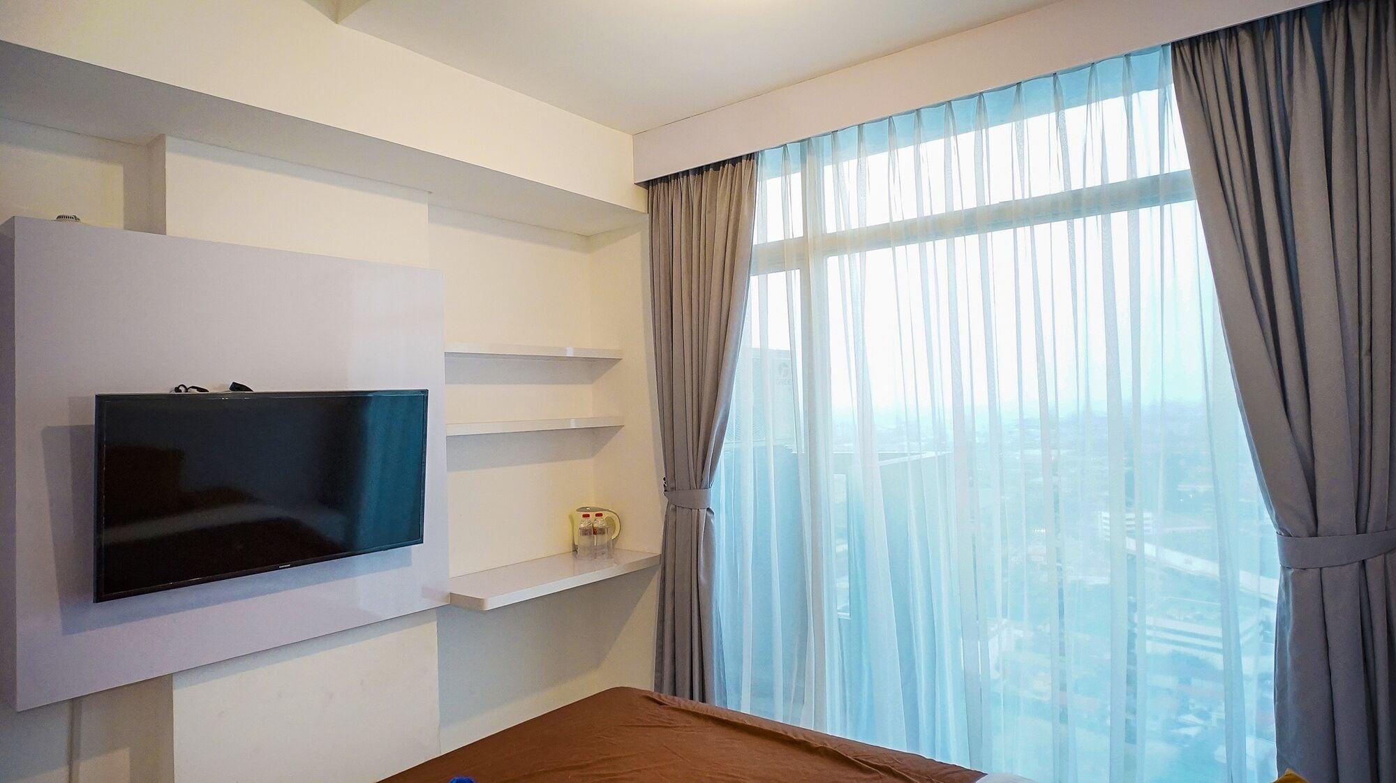 Set de Habitación Ventura Room at TreePark City By Ruang Nyaman