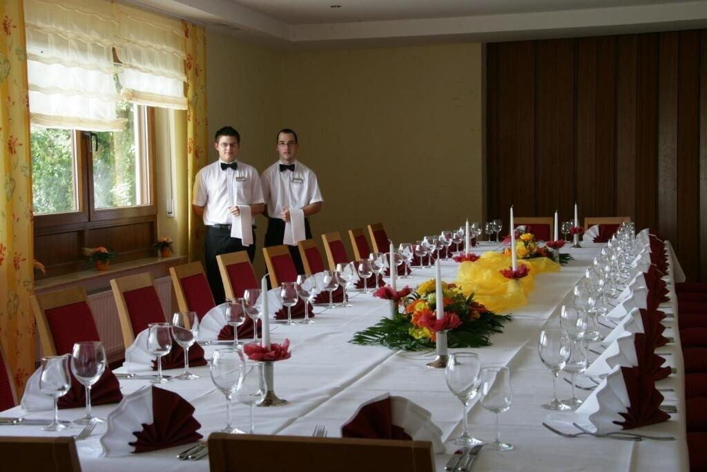 Salón de Baile Hotel Restaurant Südpfalz-Terrassen