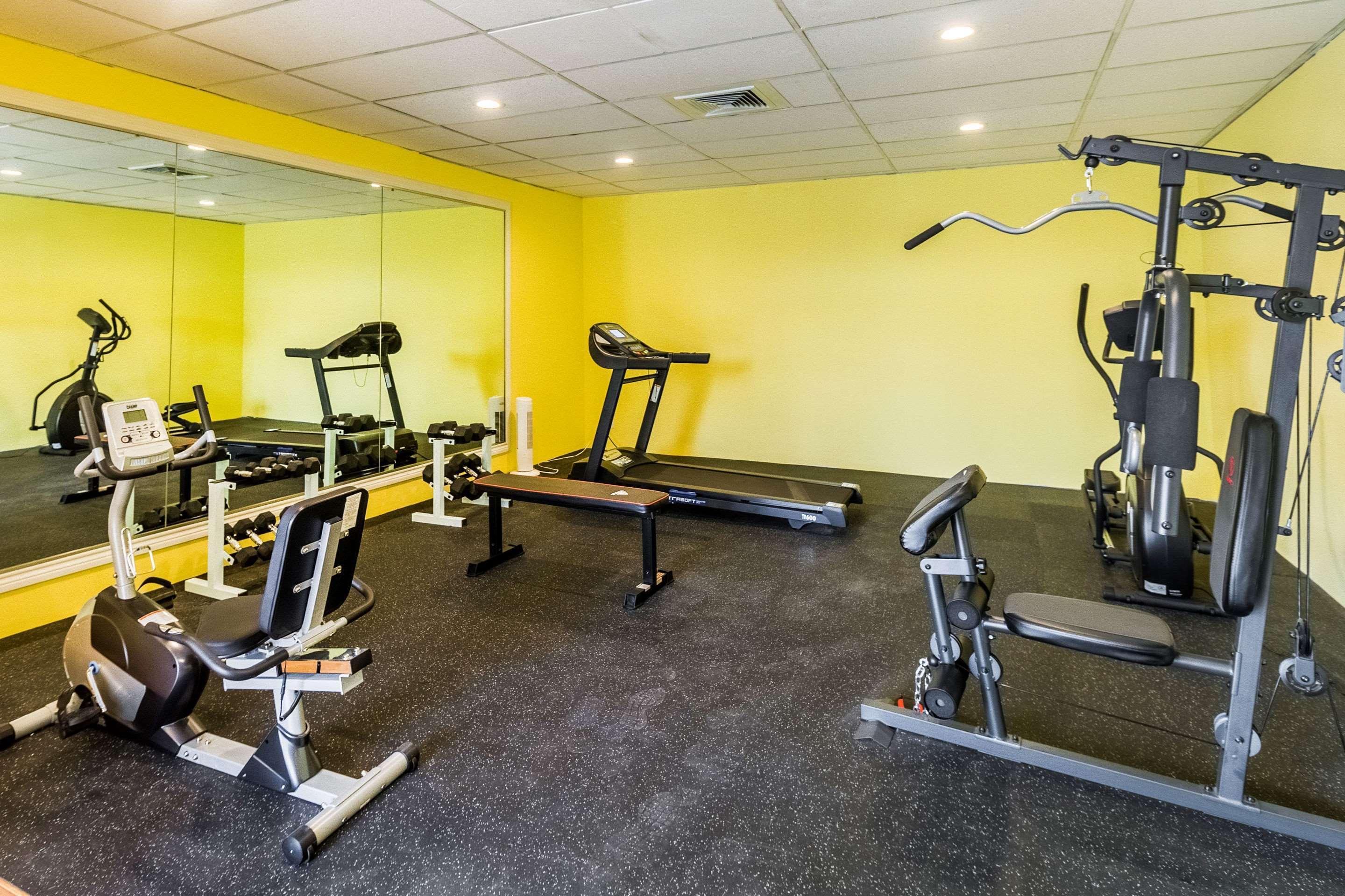 Gimnasio Clarion Inn near McAllen Airport
