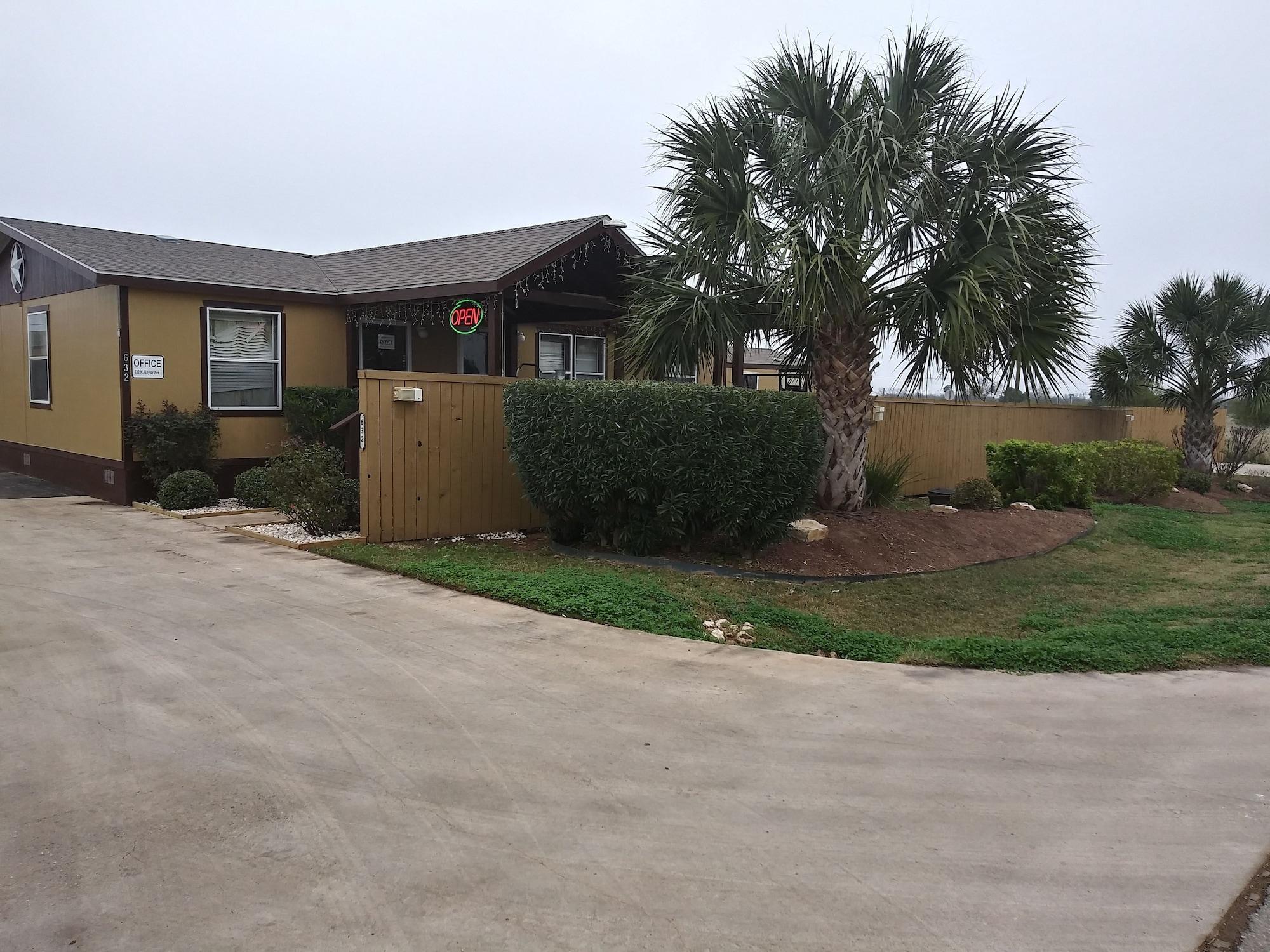 Vista Exterior Cotulla Homes