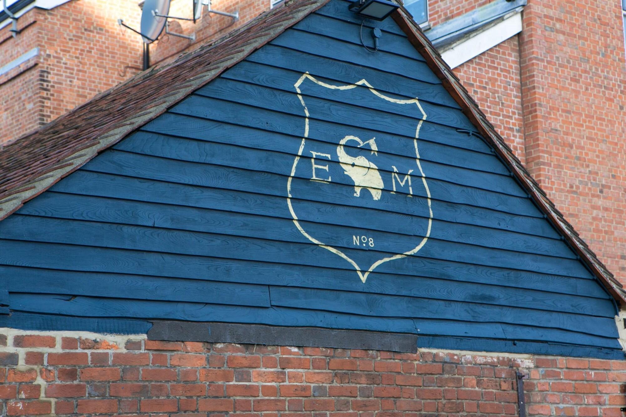 Vista Exterior The Elephant at the Market