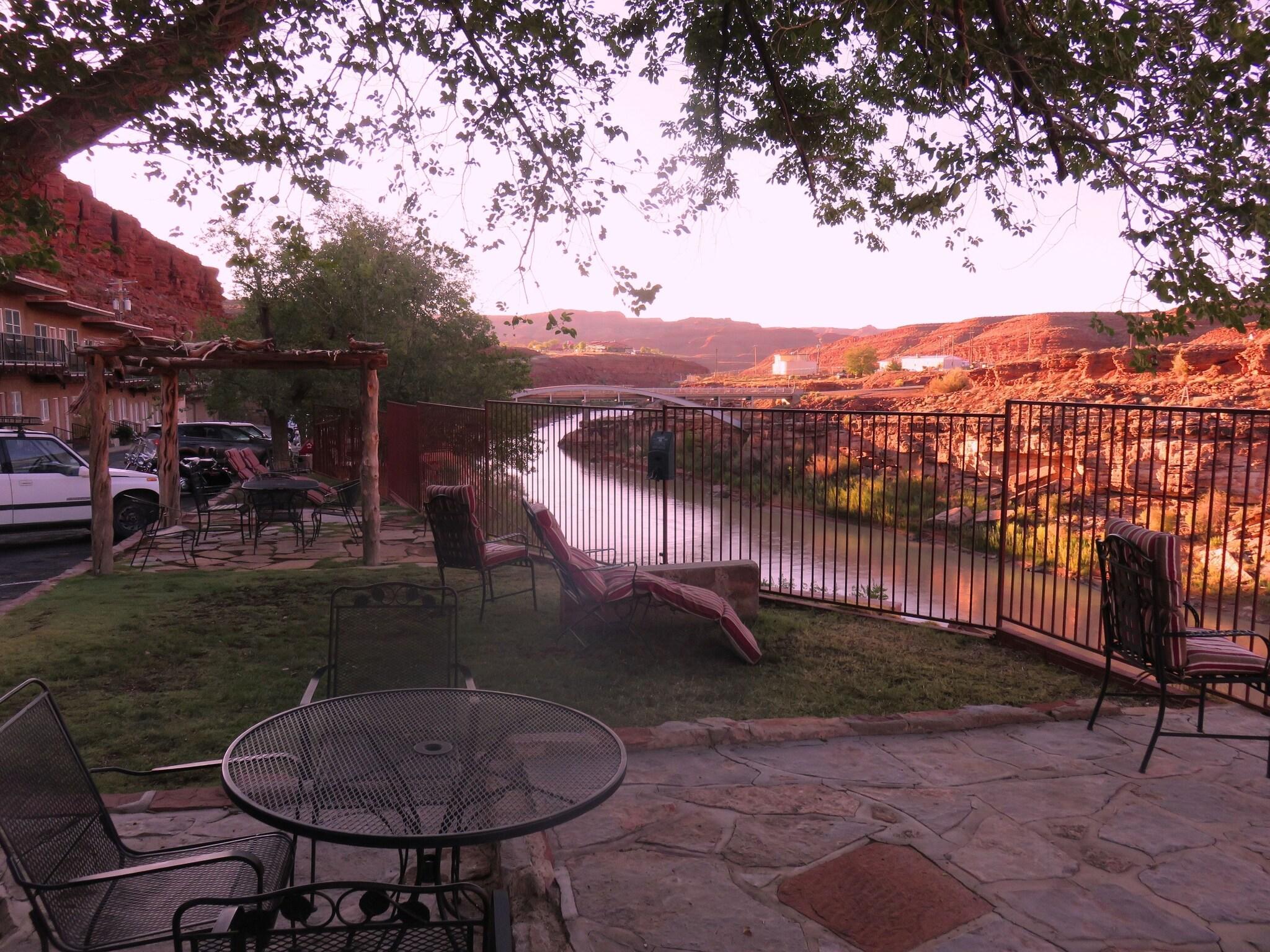 Varios San Juan Inn & Trading Post