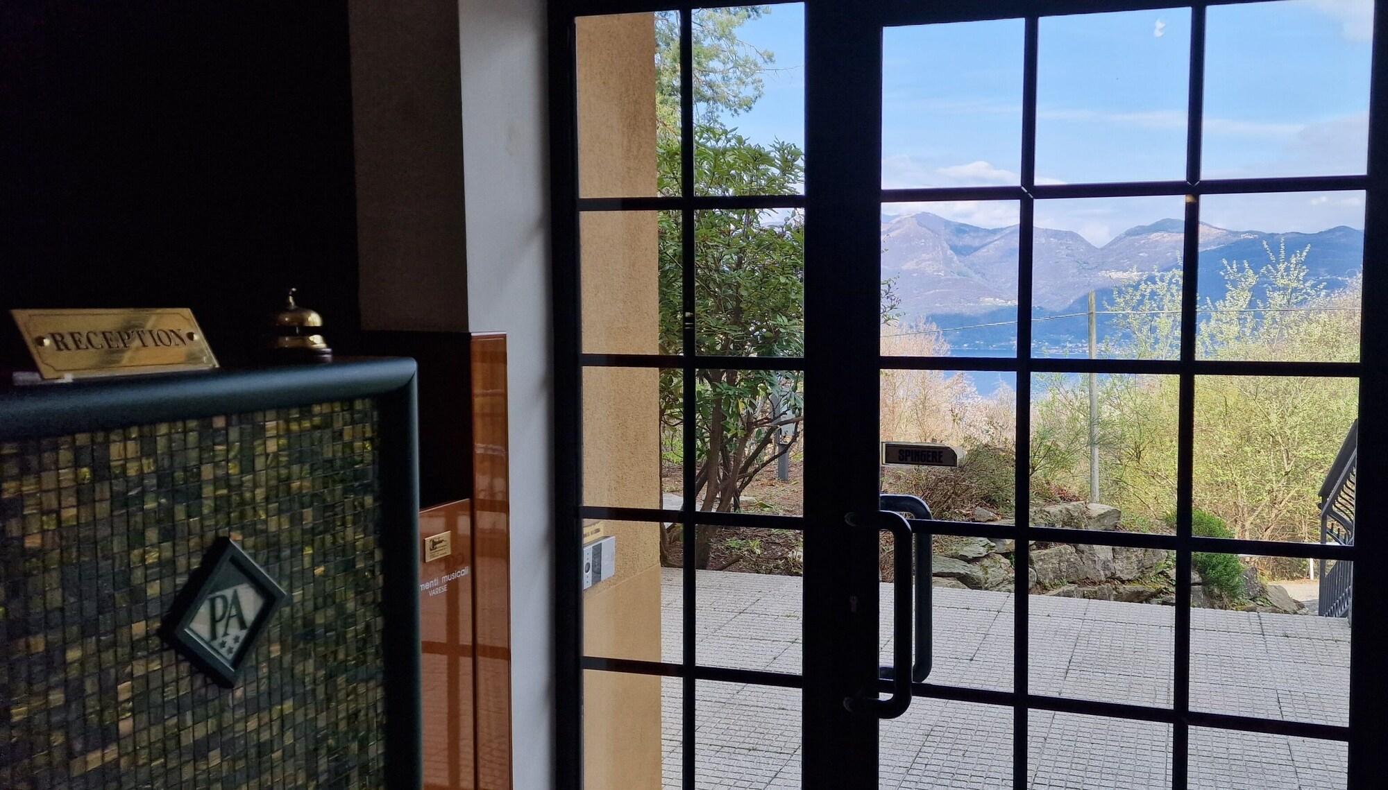 Vista Lobby Hotel Montegrino Lakeview