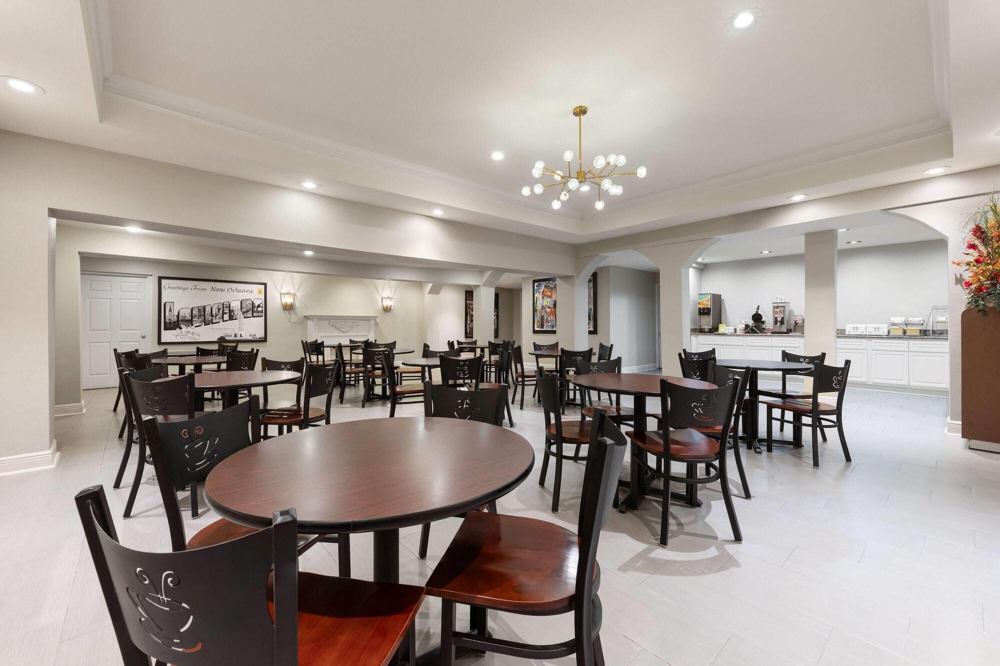 Restaurant Super 8 by Wyndham New Orleans