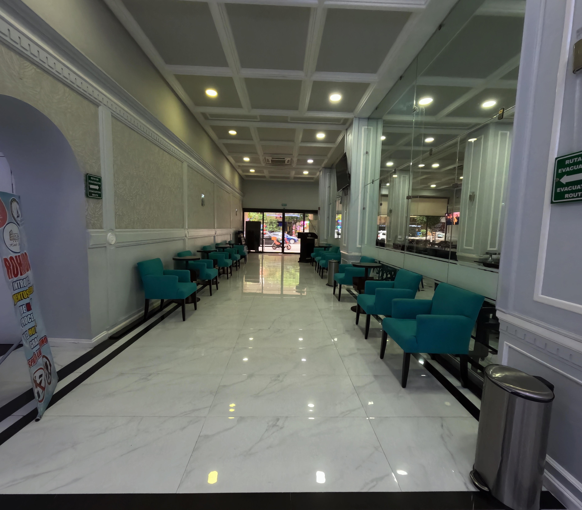 Vista Lobby Hotel Roma Guadalajara