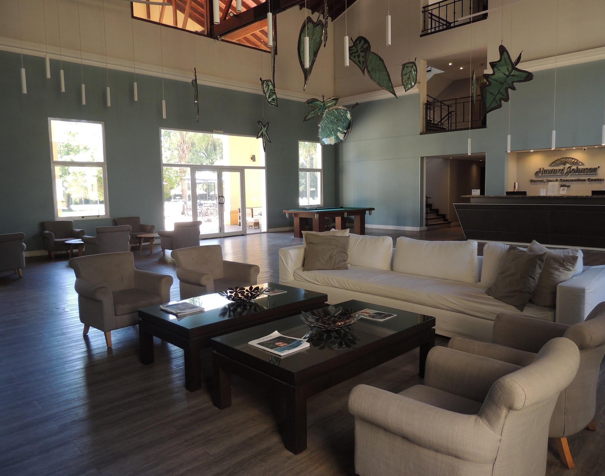 Vista Lobby Howard Johnson by Wyndham Resort Pilar