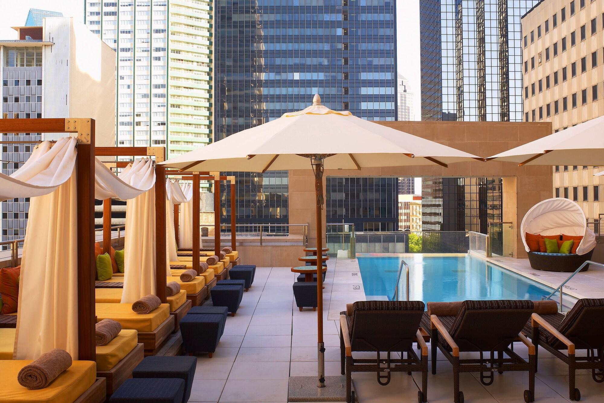 Vista Piscina The Joule Dallas