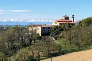 Alquiler Vacacional - Apartment in renovated Chateau with private terrace.