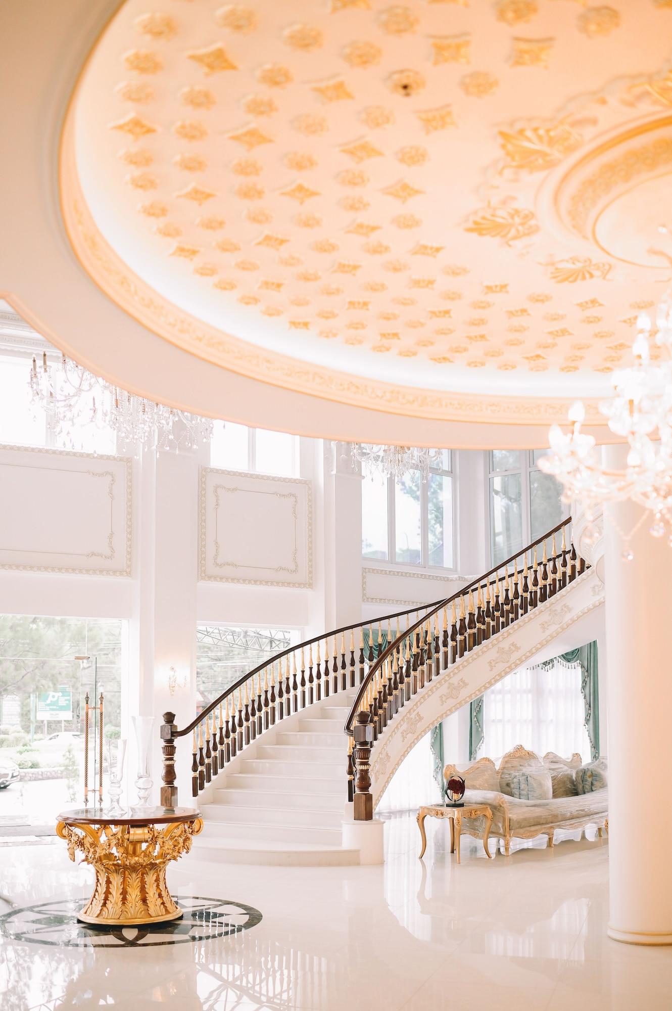 Varios Lafaayette Luxury Suites Baguio