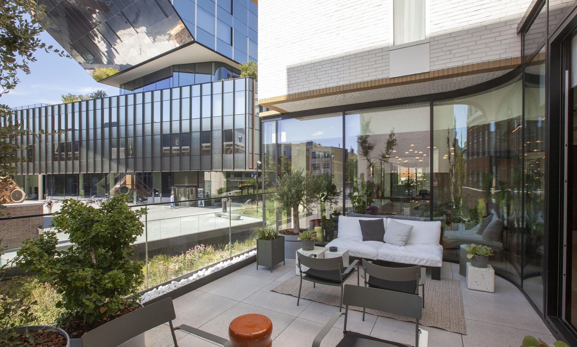 Vista Lobby HasHotel