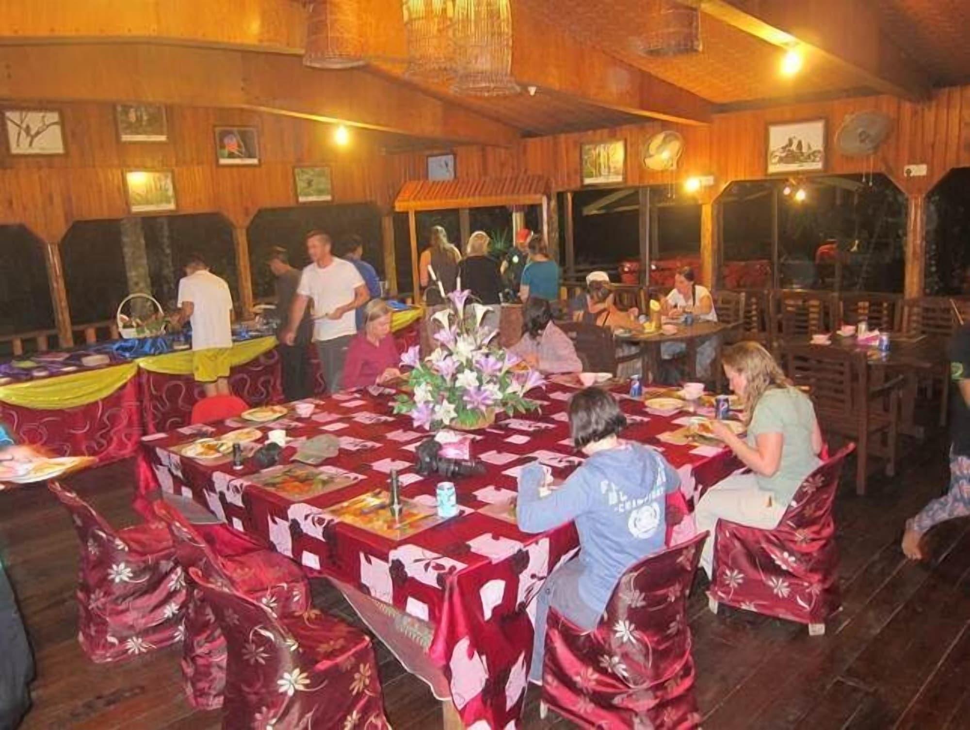 Restaurant Bilit Adventure Lodge