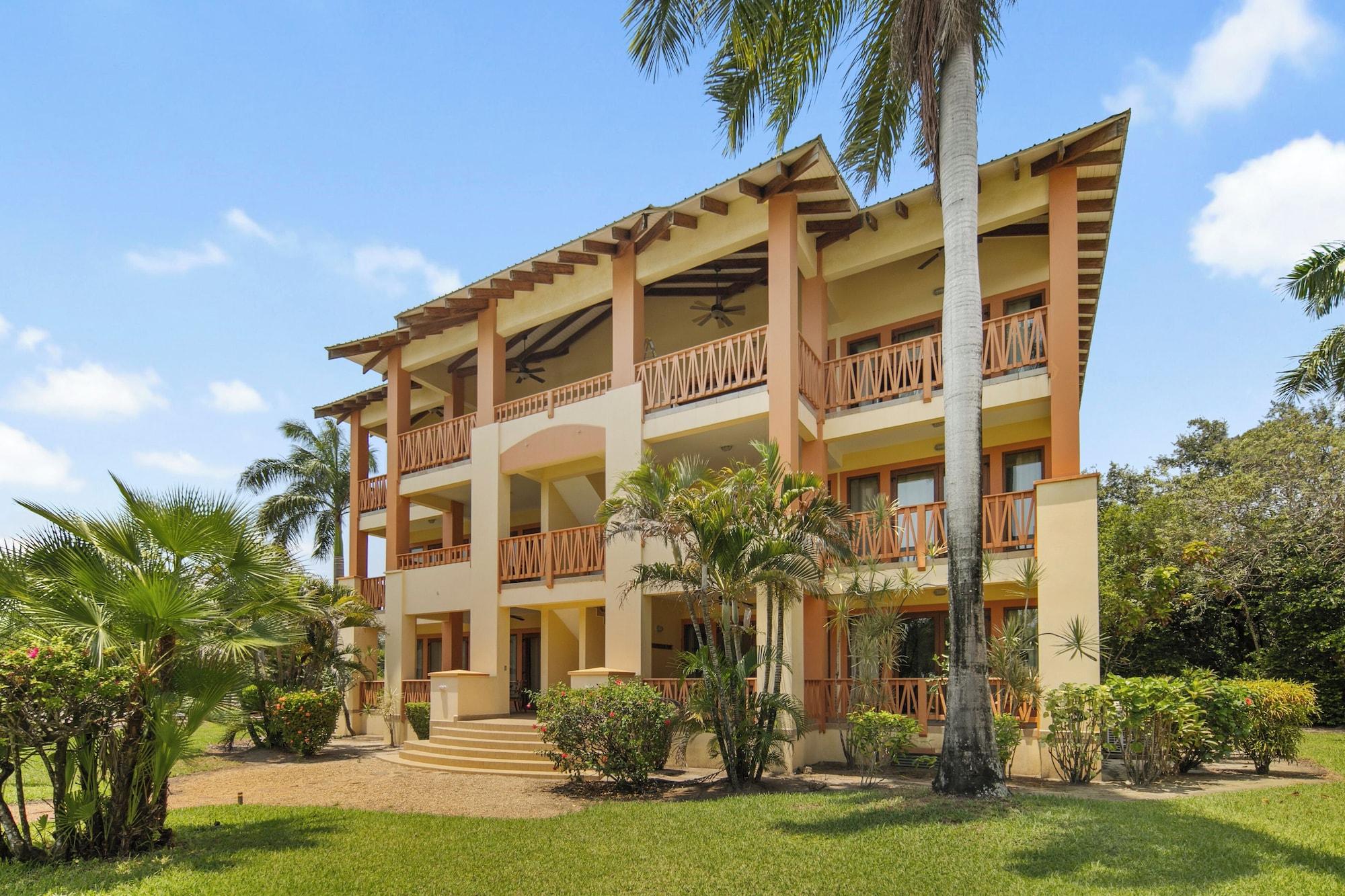 Vista Exterior Marazul Belize