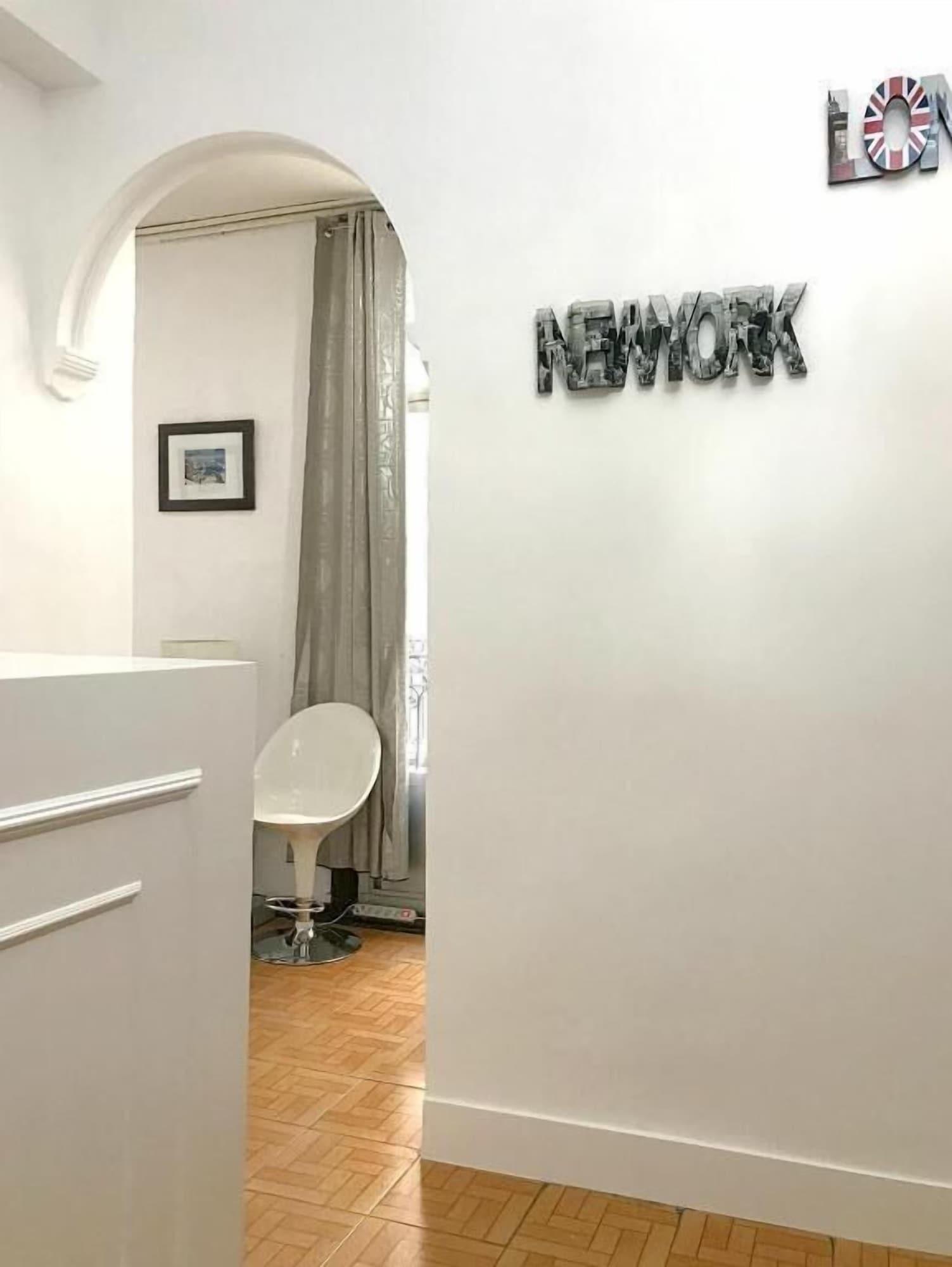 Vista Lobby Hostal Los Arcos