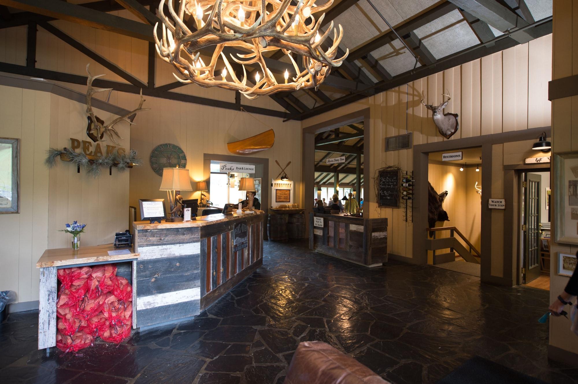 Vista Lobby Peaks of Otter Lodge