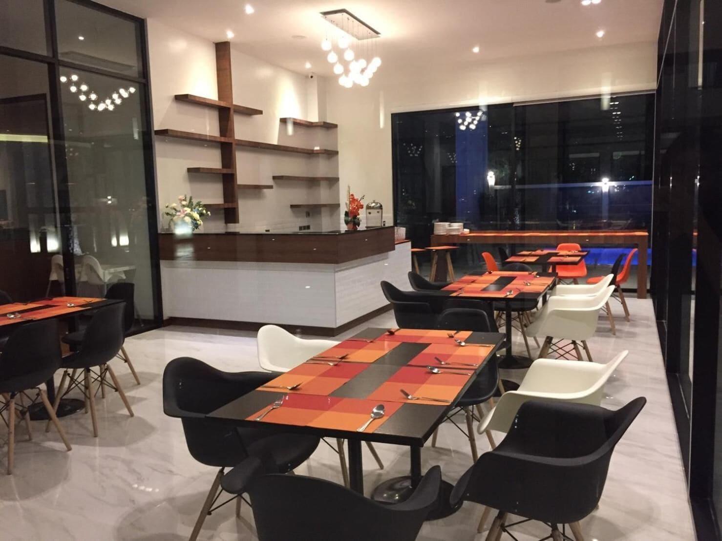 Restaurant Orchid Riverview Hotel