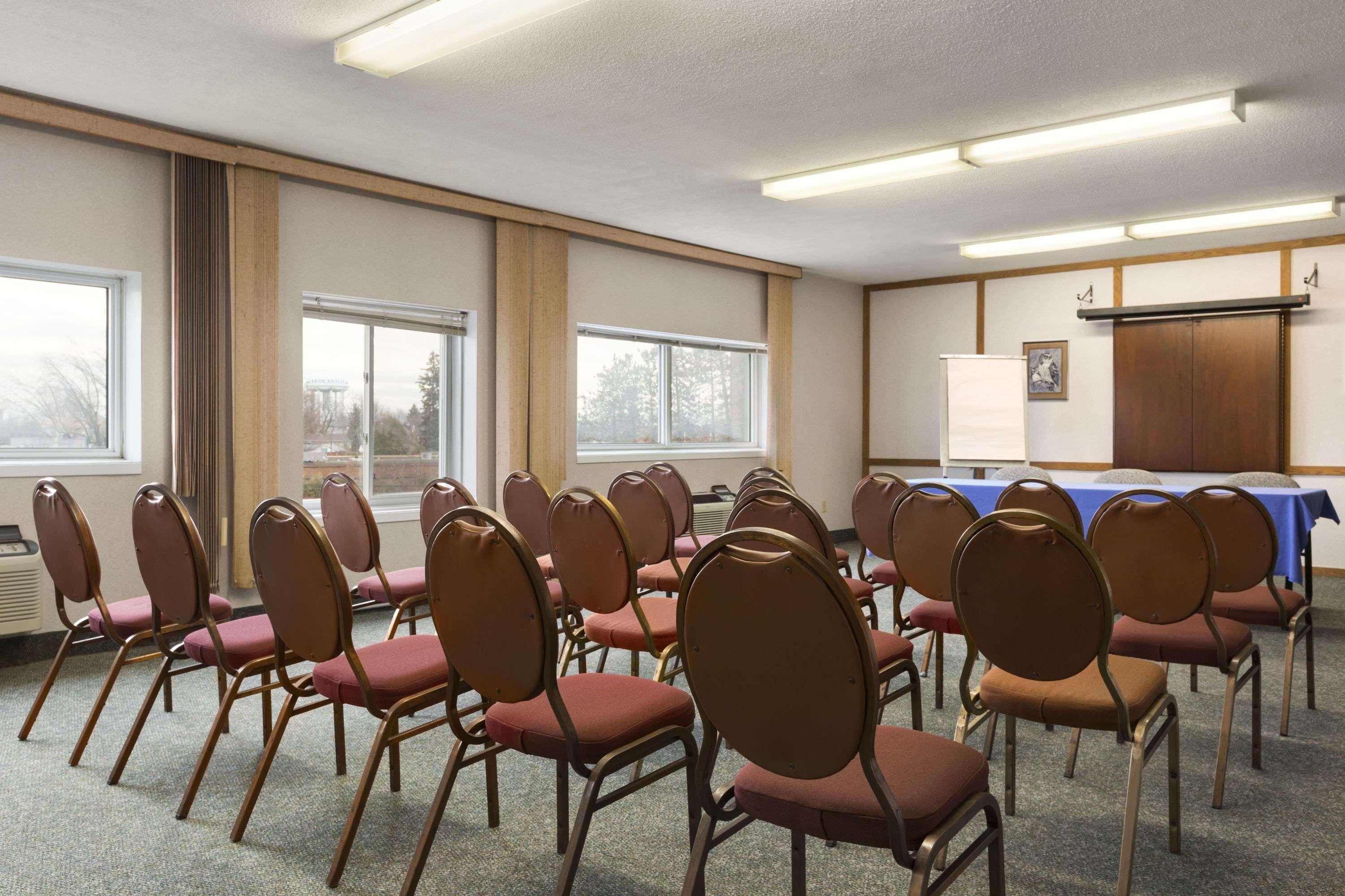 Centro de Negocios SureStay by Best Western Brockville