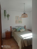 Alquiler Vacacional - Siéntase a Gusto en Esta Villa con Piscina Privada y Jardín, a 3min de la Playa