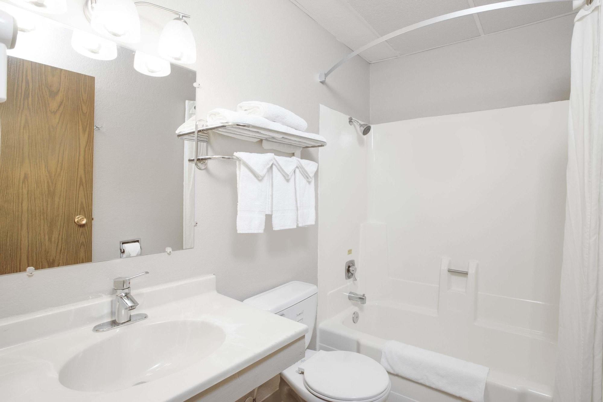 Equipamiento de Habitación Super 8 by Wyndham Worthington Minnesota