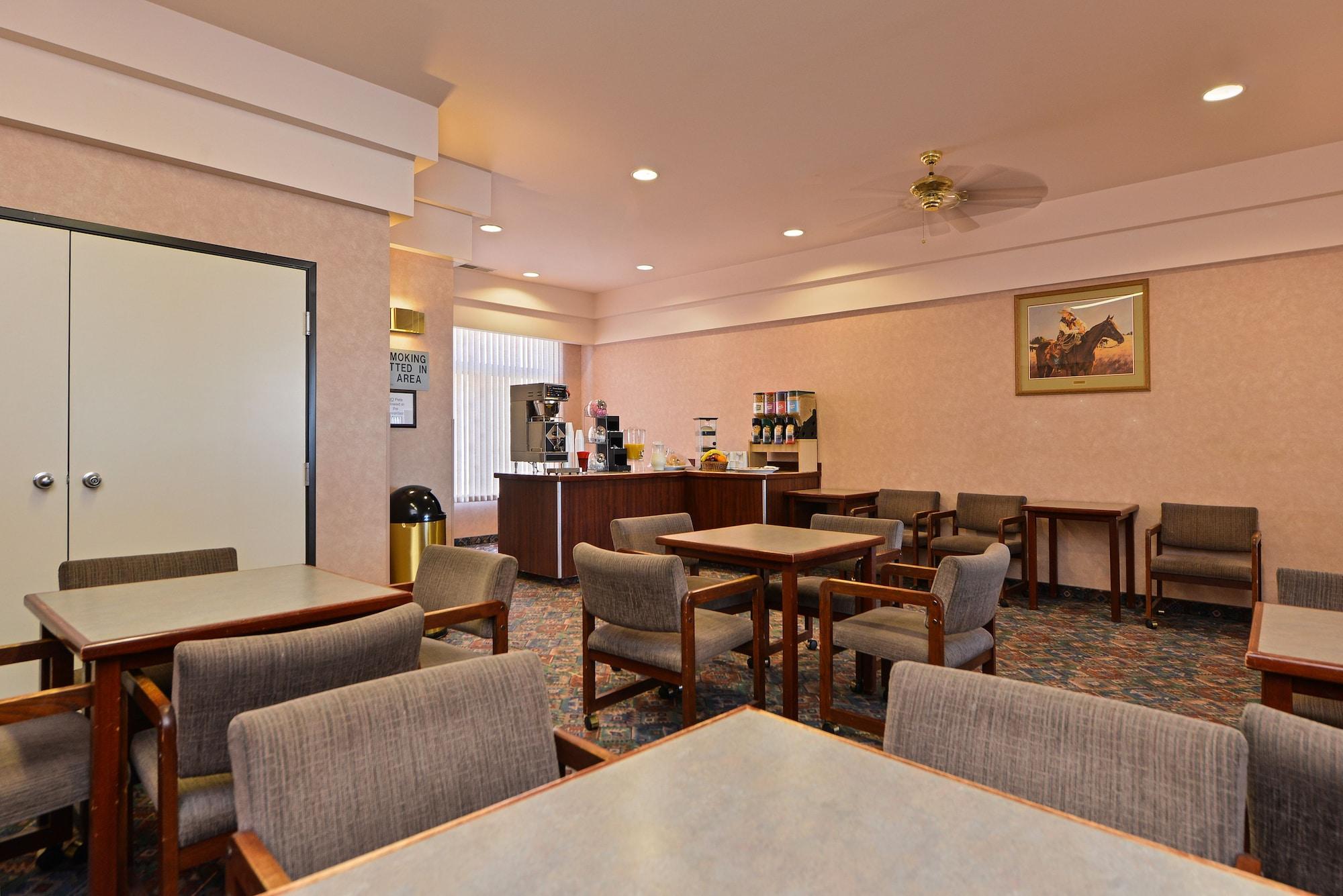 Restaurant Econo Lodge Inn & Suites
