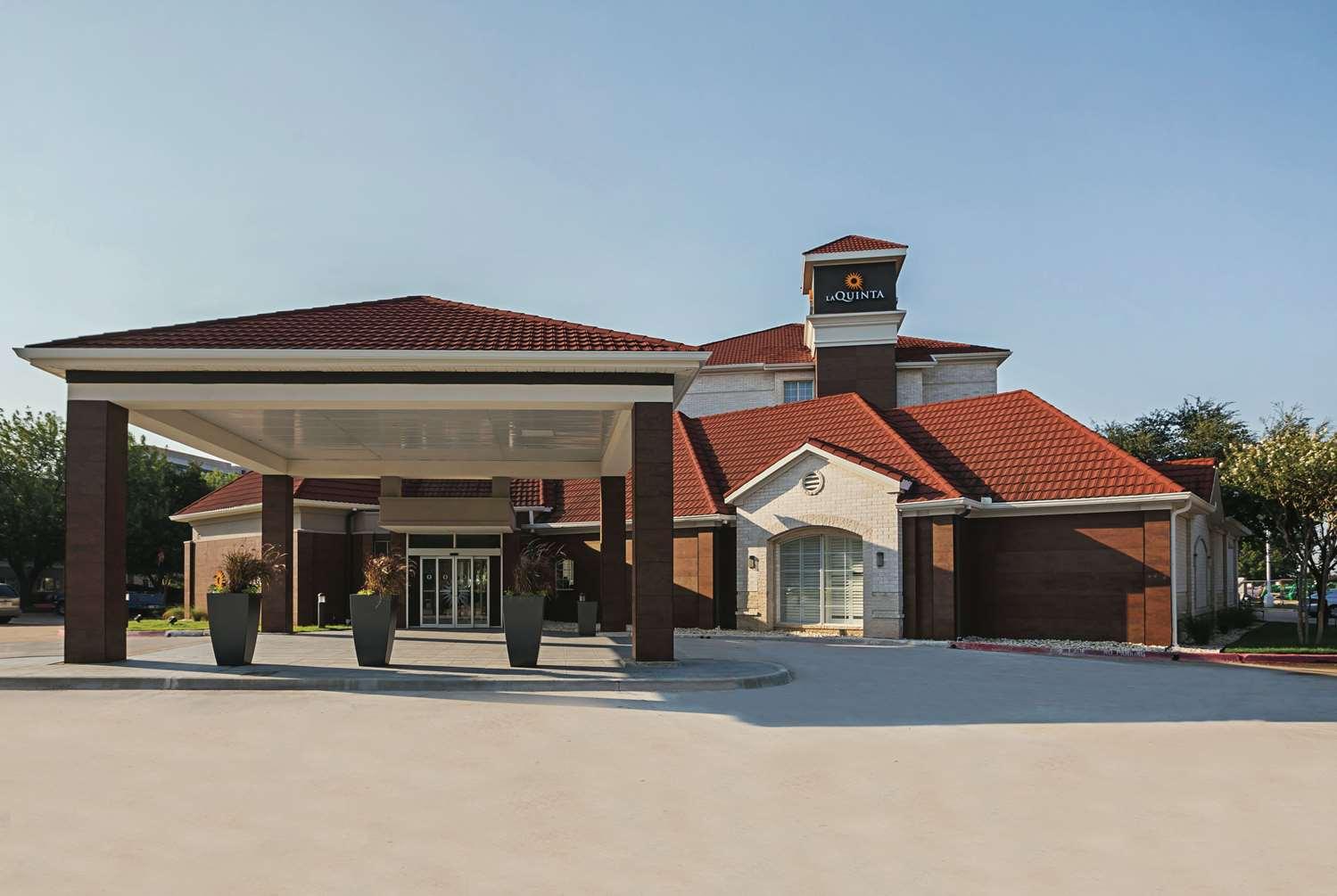 Vista Exterior La Quinta Inn & Suites by Wyndham Dallas Plano West