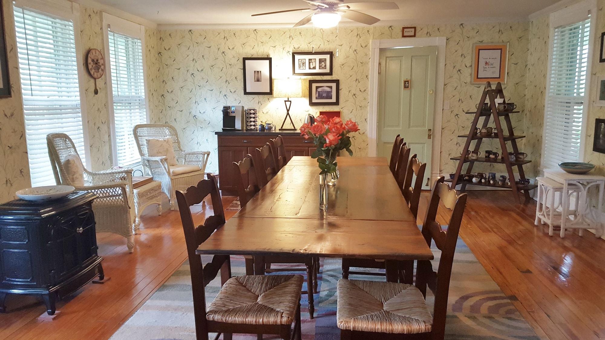 Restaurant Hummingbird Inn