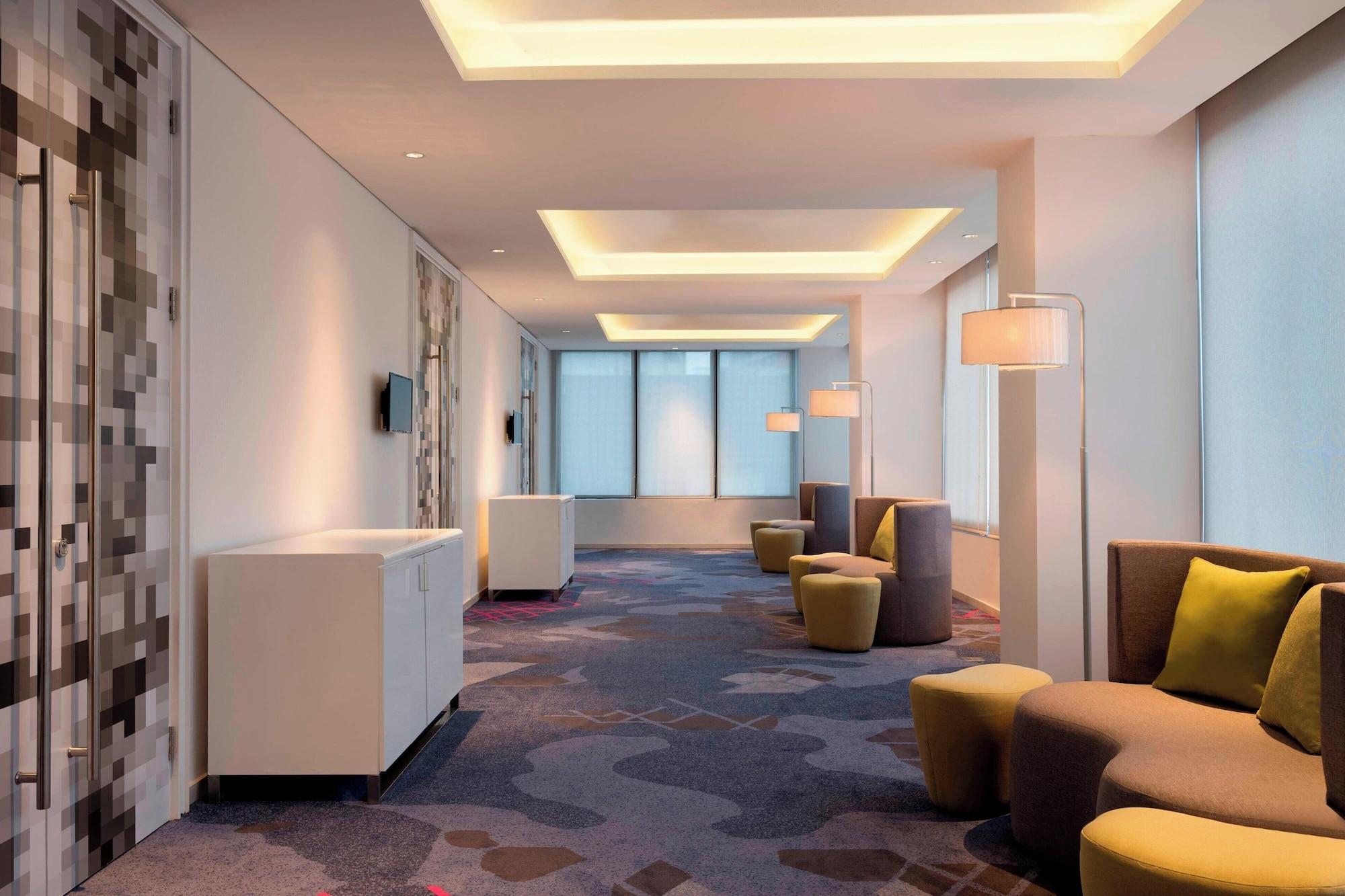 Sala de Reuniones Aloft Jakarta Wahid Hasyim