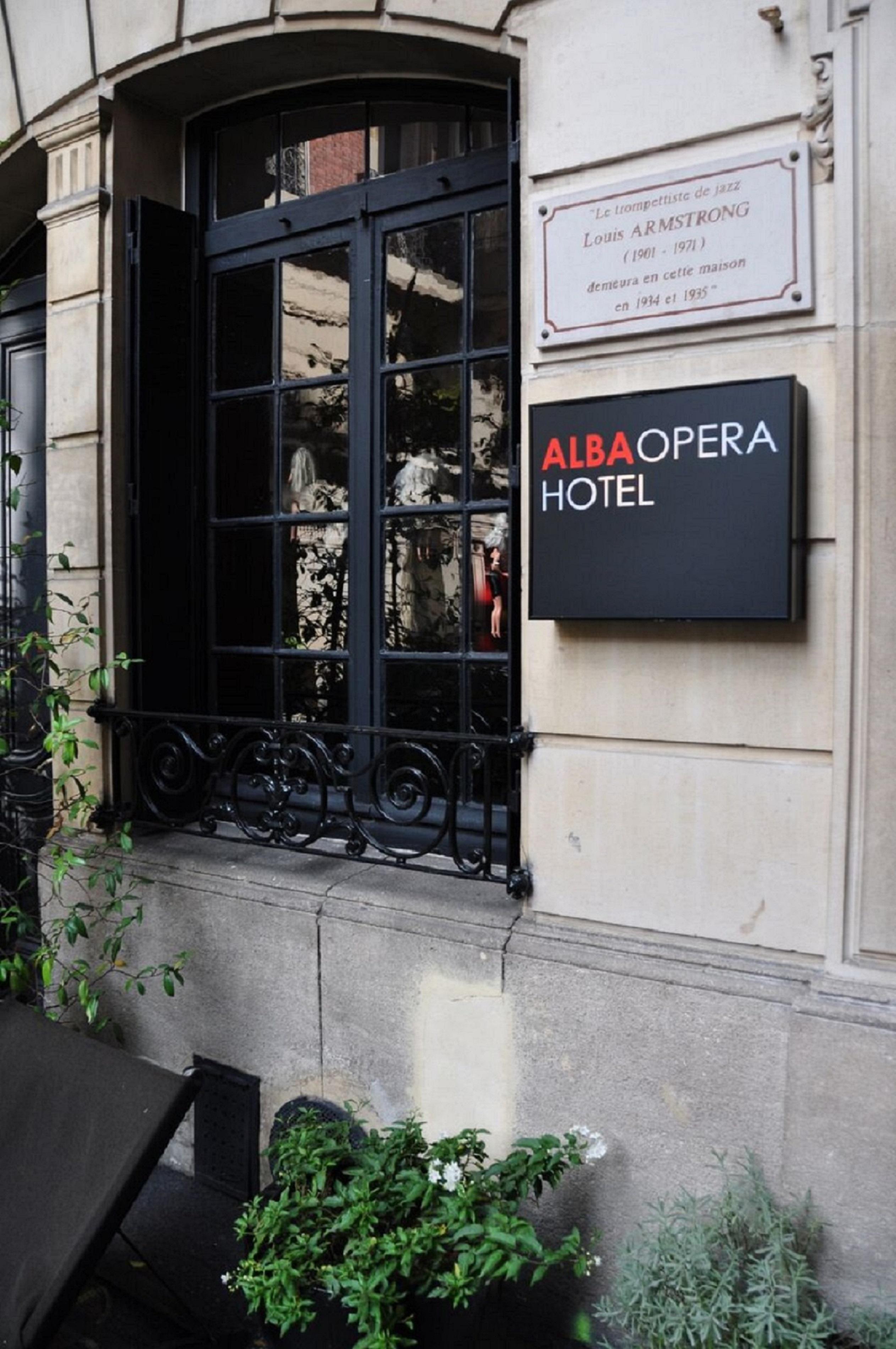 Vista Exterior Alba Opera Hotel