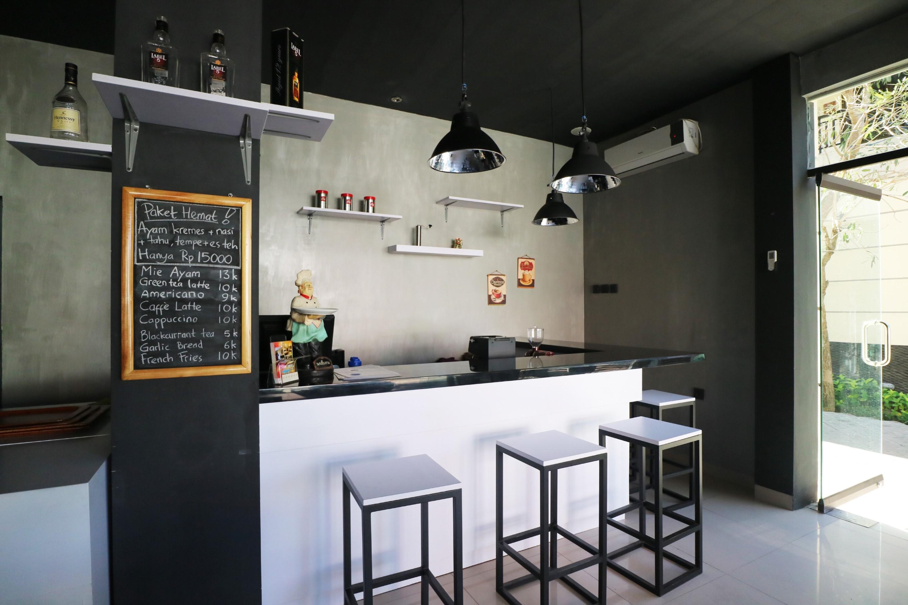 Bar/Salón Dee Mansion