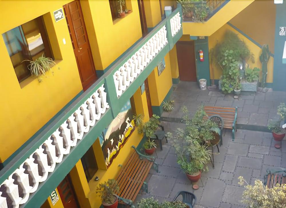 Varios Hostal Santa Catalina