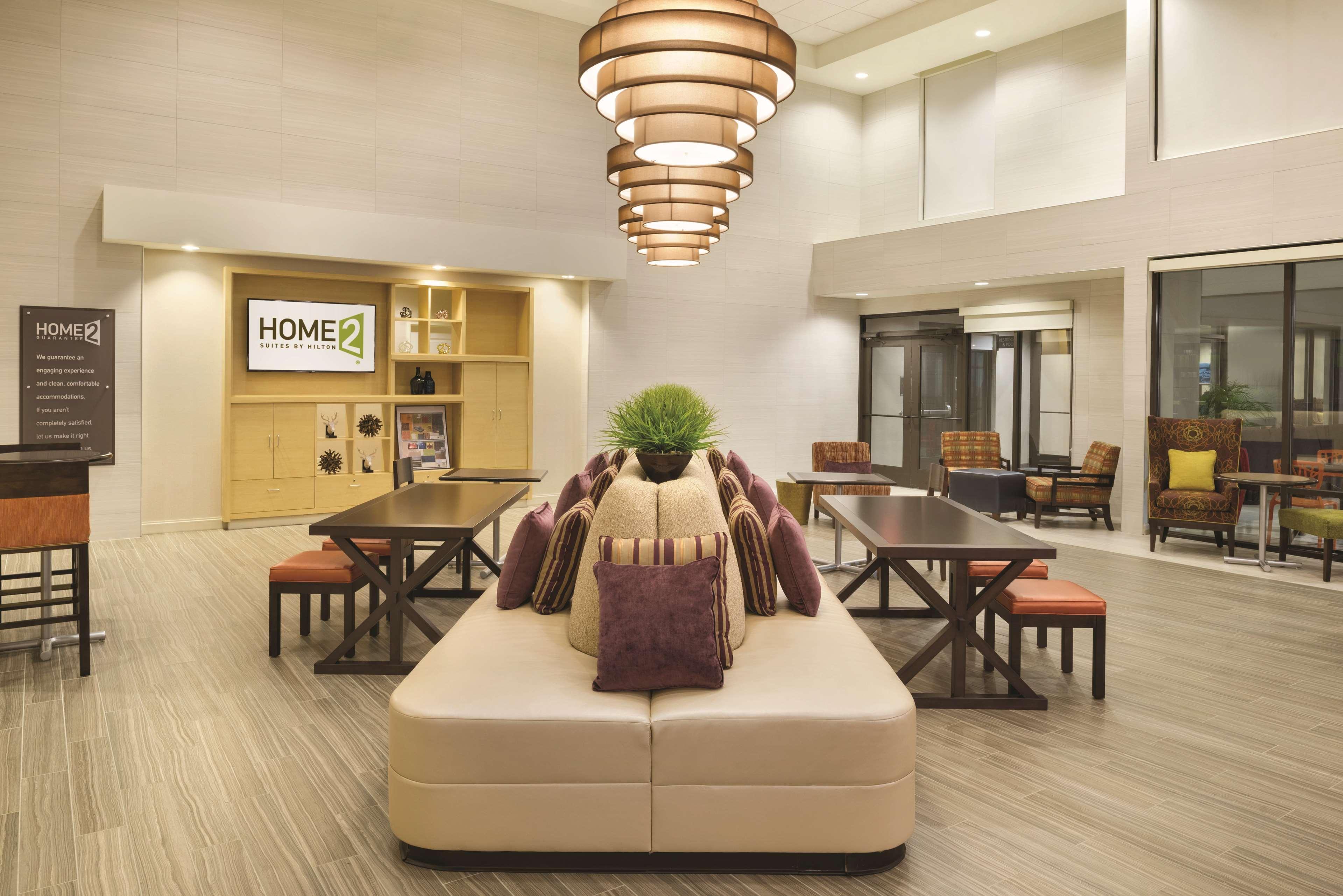 Vista Lobby Home2 Suites by Hilton Parc Lafayette
