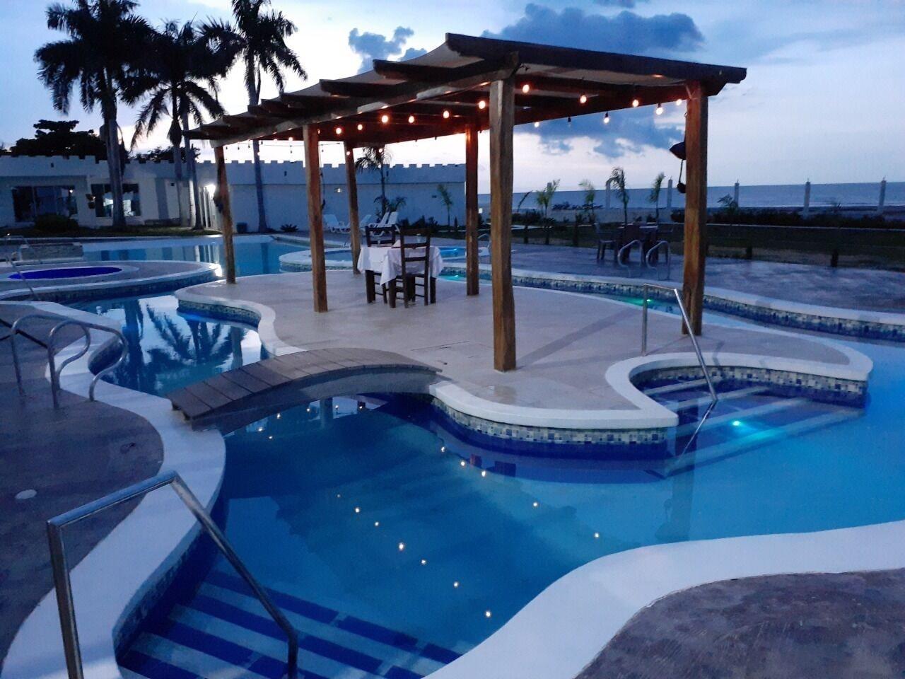 Vista Exterior Castillo del Mar Suites