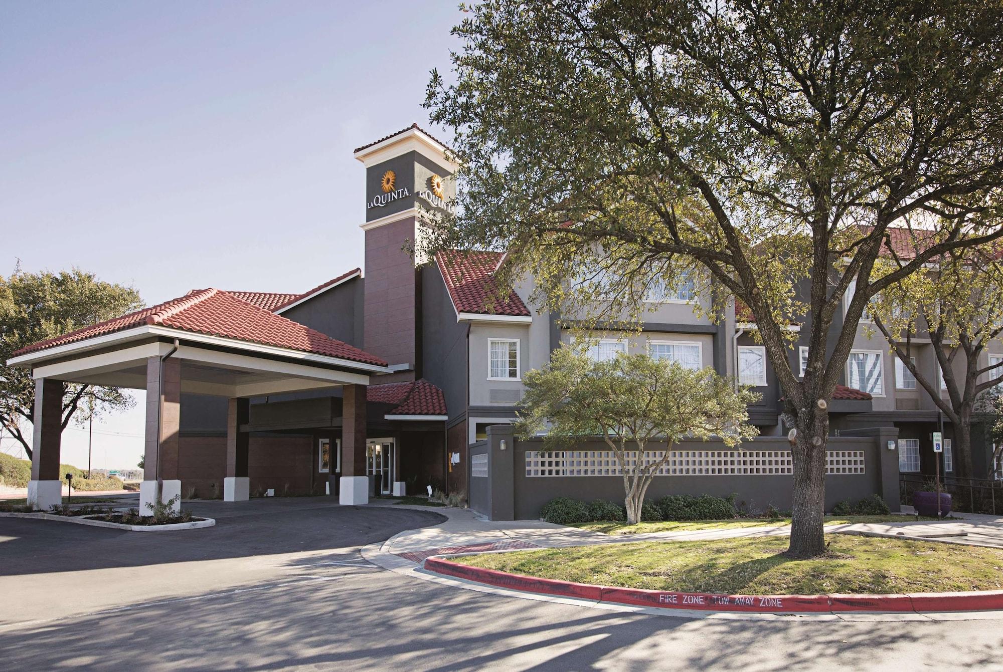 Vista Exterior La Quinta Inn & Suites by Wyndham Austin Near The Domain