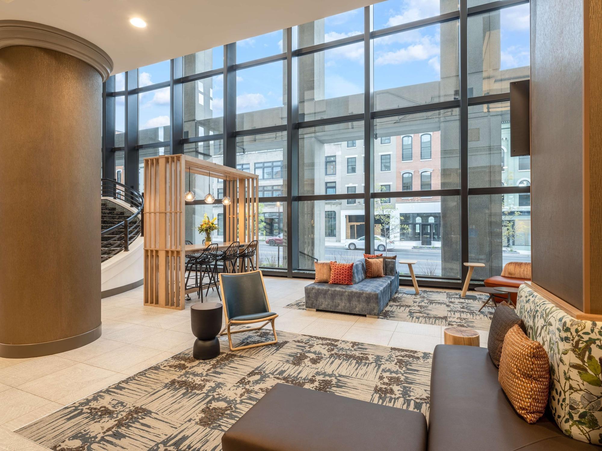 Vista Lobby Hilton Garden Inn Toledo Downtown