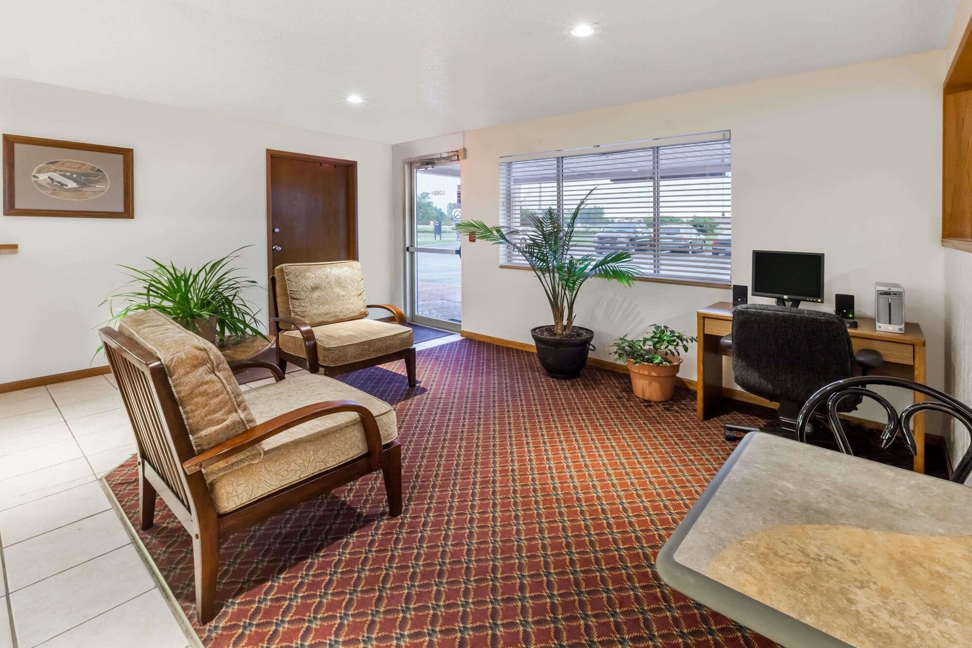 Vista Lobby Super 8 by Wyndham Ionia MI