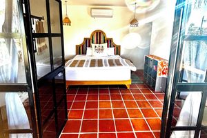 Alquiler Vacacional - Boho chic casita with pool. Walk to beach and restaurants.
