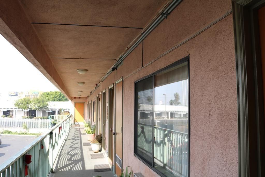 Varios Four Corners motel