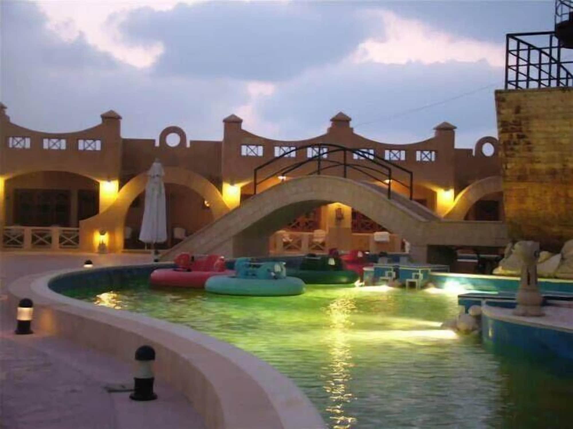 Vista Exterior Grand holidays Green Resort