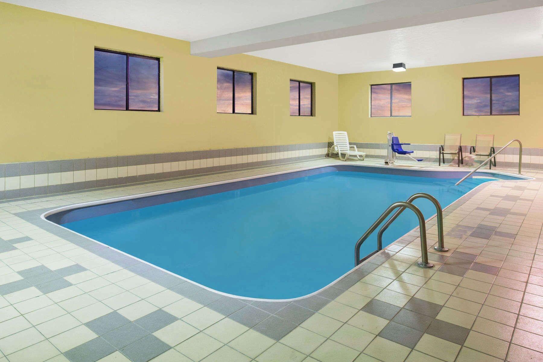 Vista Piscina Hotel 7 Inn Anna