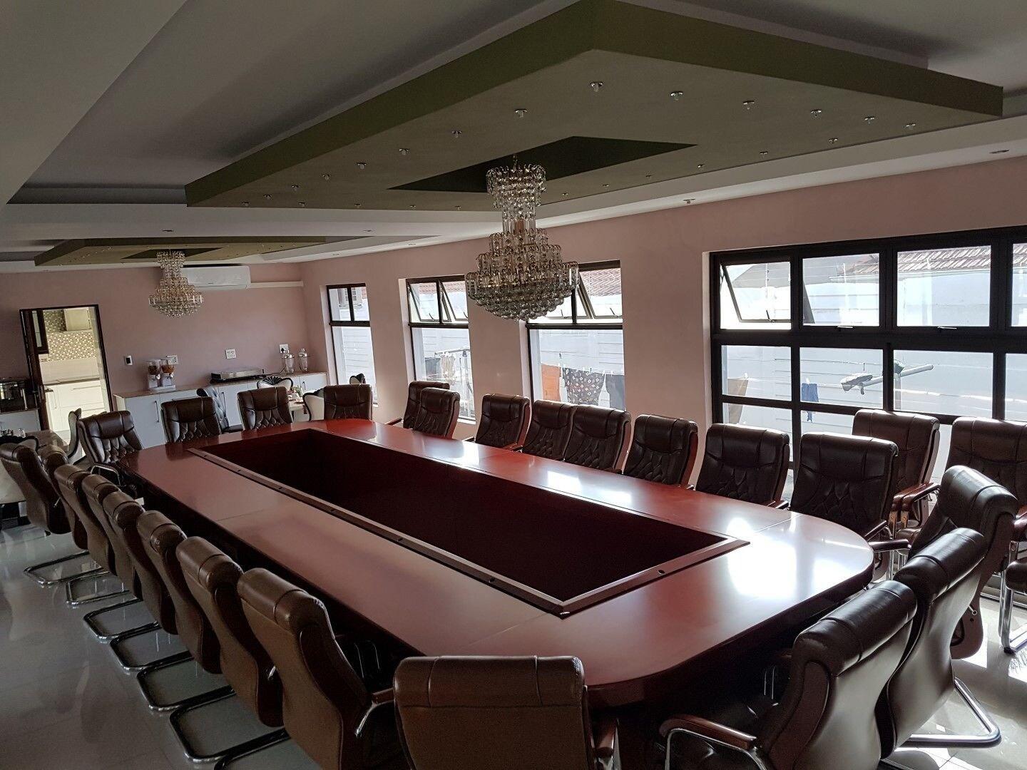 Sala de Reuniones Avalon Lodge