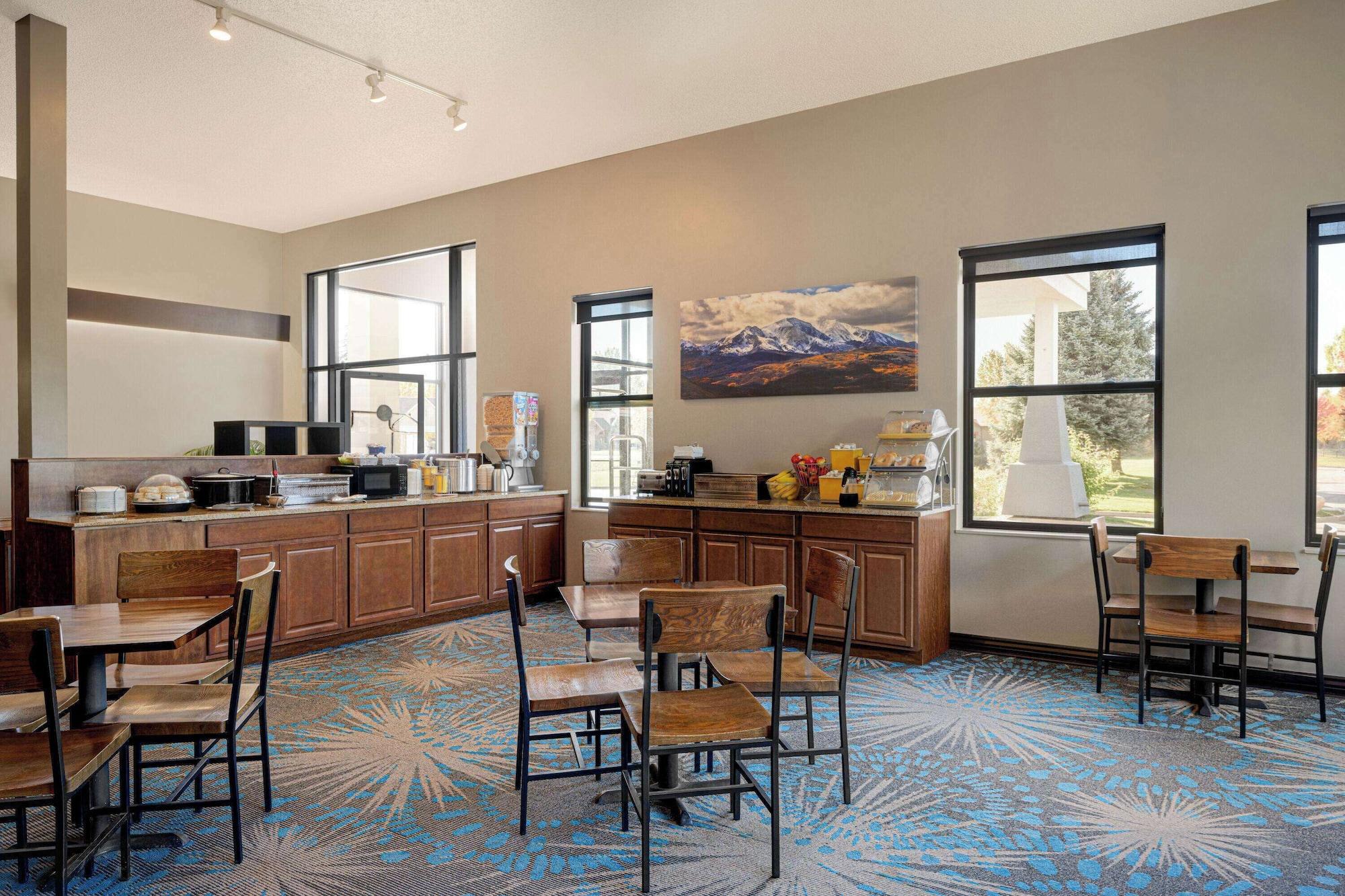 Restaurant Days Inn by Wyndham Carbondale