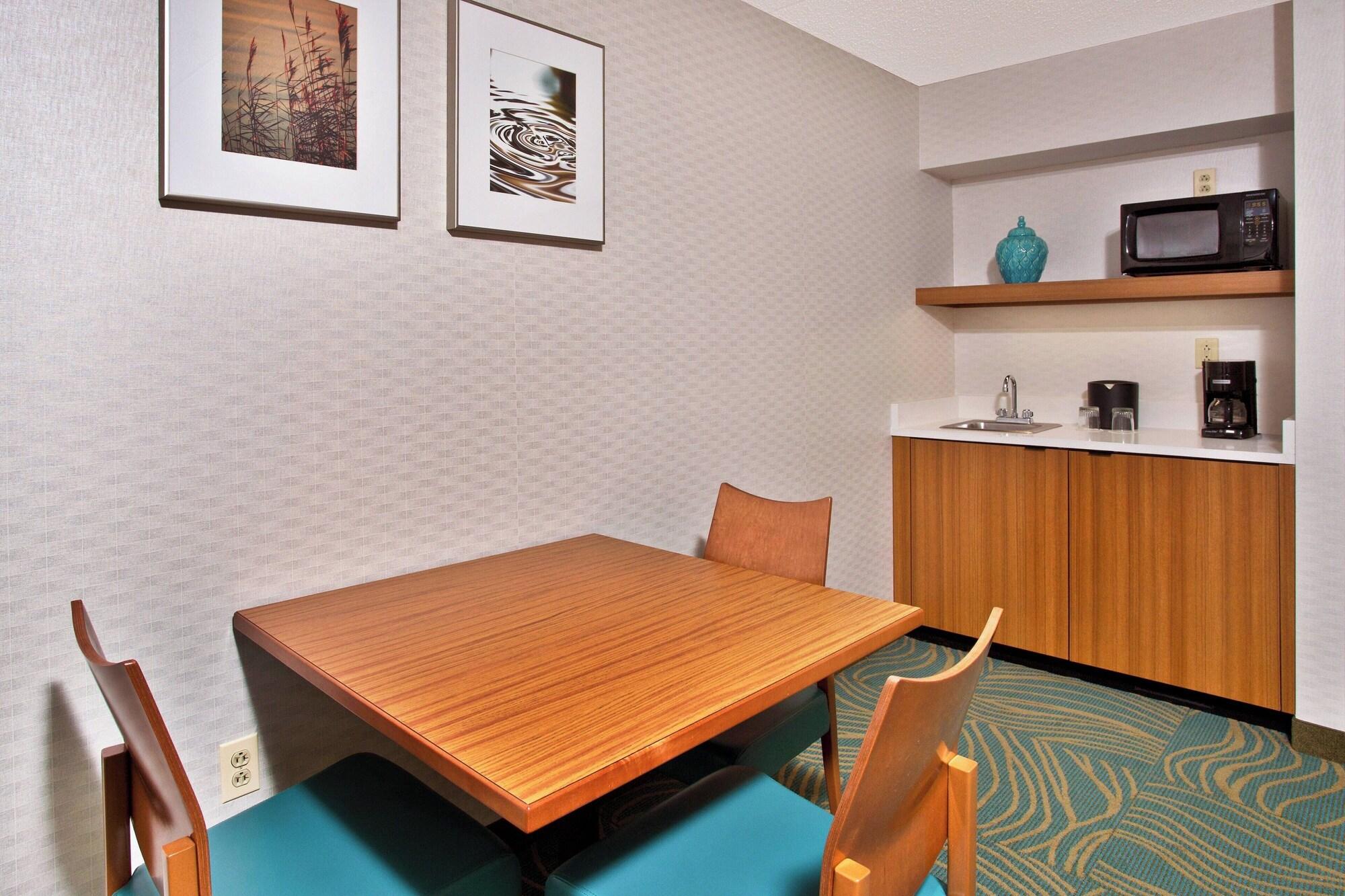 Bar/Salón Springhill Suites by Marriott Chicago Elmhurst/Oakbrook Area