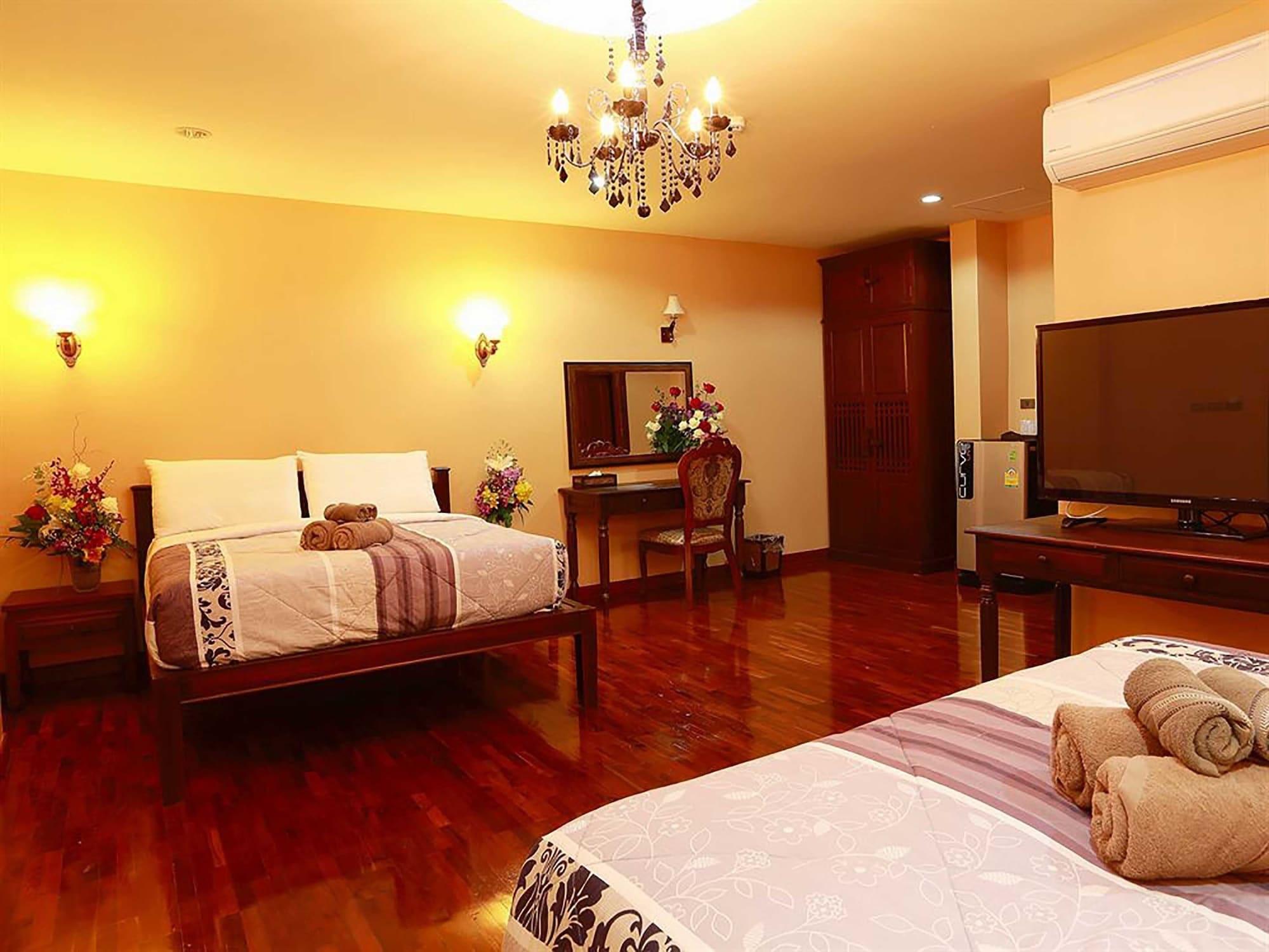 Habitación At Chiang Mai Hotel